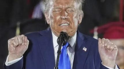 Трамп продолжает мутить воду на переговорах с Москвой и Киевом Трамп продолжает мутить воду на переговорах с Москвой и Киевом