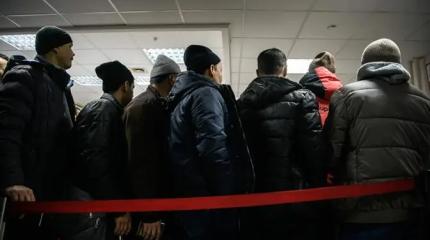 Мигранты в России начали все быстрее обзаводиться «стволами» Мигранты в России начали все быстрее обзаводиться «стволами»