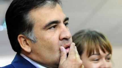 По всей Одессе развесили галстуки для Михаила Саакашвили По всей Одессе развесили галстуки для Михаила Саакашвили