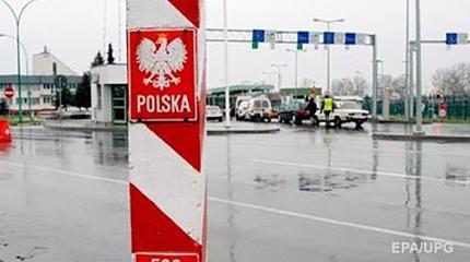 Добро пожаловать в ЕС: поляки перекрыли украинскую границу Добро пожаловать в ЕС: поляки перекрыли украинскую границу