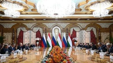 После саммита «Центральная Азия – Россия»: собаки лают, а караван идет
