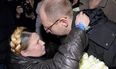 Тимошенко в истерике набросилась на Яценюка Тимошенко в истерике набросилась на Яценюка