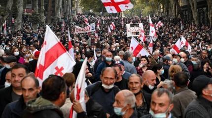 В Тбилиси прошла многотысячная акция «Свободу Мише» В Тбилиси прошла многотысячная акция «Свободу Мише»