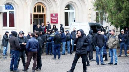 Госпереворот в Сухуме: Абхазию упорно отрывают от Кремля Госпереворот в Сухуме: Абхазию упорно отрывают от Кремля