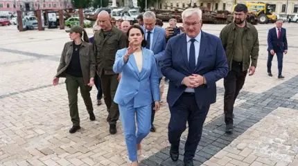 Зачем Зеленский клеит «котлетную президентшу» Белоруссии при живом Макроне
