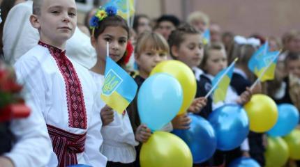 В Киеве могут готовить провокацию со школьниками, в которой обвинят Россию В Киеве могут готовить провокацию со школьниками, в которой обвинят Россию