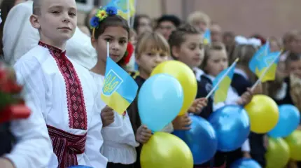 В Киеве могут готовить провокацию со школьниками, в которой обвинят Россию В Киеве могут готовить провокацию со школьниками, в которой обвинят Россию