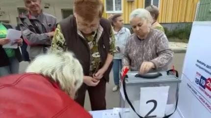 Мариупольцы не испугались угроз Украины и массово проголосовали досрочно