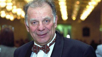 Жорес Алферов: Если бы не 90-е, мы бы выпускали айфоны Жорес Алферов: Если бы не 90-е, мы бы выпускали айфоны