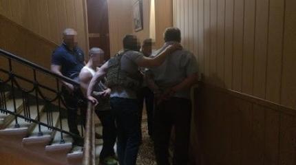 Налоговик попался на взятке Налоговик попался на взятке