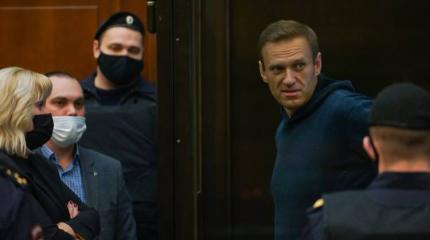 Алексей Навальный и цензурные заметки из зала суда Алексей Навальный и цензурные заметки из зала суда