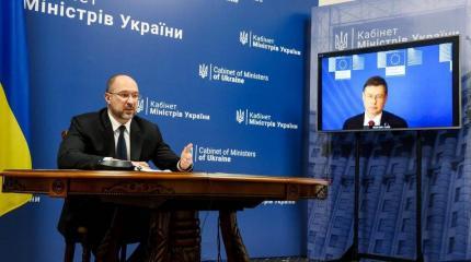 Премьер-министр Украины призывает НАТО помочь в борьбе с Россией Премьер-министр Украины призывает НАТО помочь в борьбе с Россией