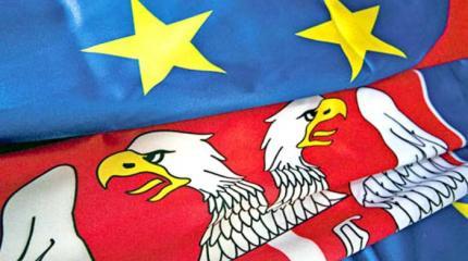 Сербия просит РФ поддержать референдум за отказ вступать в ЕС