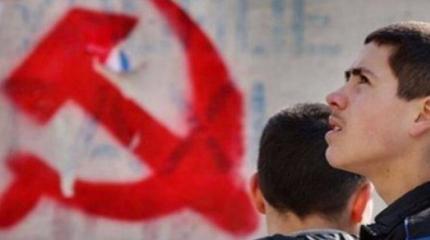 Рада запретила коммунизм, серп, молот и звезду Рада запретила коммунизм, серп, молот и звезду
