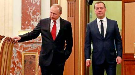 Раскрыты обстоятельства отставки Медведева: Путин уволил премьера Раскрыты обстоятельства отставки Медведева: Путин уволил премьера