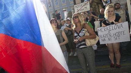 Прага не желает кланяться Берлину: почему чехи резко возненавидели Меркель Прага не желает кланяться Берлину: почему чехи резко возненавидели Меркель