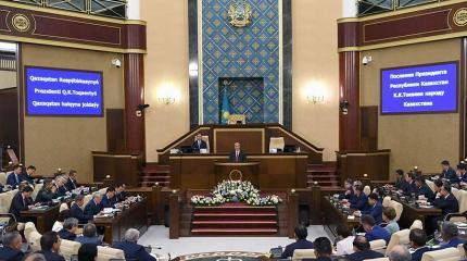 Казахстанских чиновников станет на 25% меньше