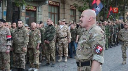 Киев в гневе: националисту из Правого Сектора вырвали "достоинство" Киев в гневе: националисту из Правого Сектора вырвали "достоинство"