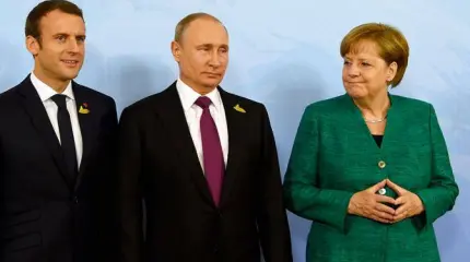 Меркель и Макрон потребовали у Путина «тельняшки на Рождество» Меркель и Макрон потребовали у Путина «тельняшки на Рождество»