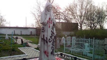 Дебилизация Украины: люди жестко разнесли нацистов в Мариуполе Дебилизация Украины: люди жестко разнесли нацистов в Мариуполе