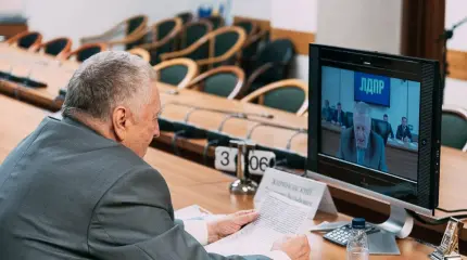 Жириновский: Коммунизм в СССР строили «на штыках», а «на штыках» существовать нельзя Жириновский: Коммунизм в СССР строили «на штыках», а «на штыках» существовать нельзя