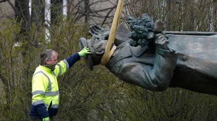 Европа революционными темпами избавляется от исторической памяти Европа революционными темпами избавляется от исторической памяти