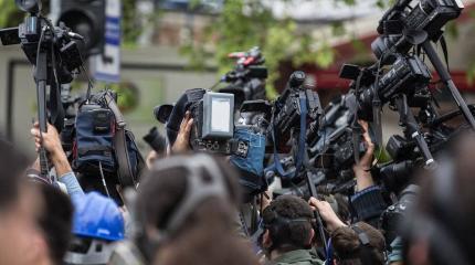 Пресса США: если наш репортер хочет взять интервью у Путина, его делают агентом Кремля Пресса США: если наш репортер хочет взять интервью у Путина, его делают агентом Кремля