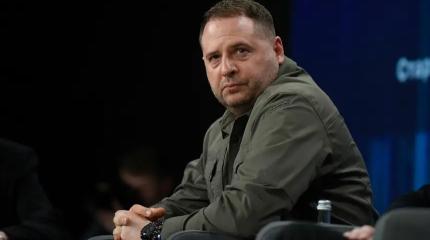 Зеленскому «отрезали правую руку»: чем грозит Киеву уход Ермака