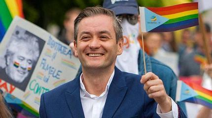 В Польше гей-коммунист Роберт Бедронь наступает на пятки власти