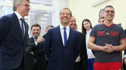 Медведев дал понять: флаг России для спортсмена — не главное Медведев дал понять: флаг России для спортсмена — не главное