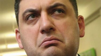 Тимошенко вырвала очко у Гройсмана Тимошенко вырвала очко у Гройсмана