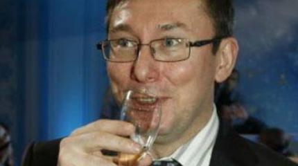 Луценко демонстрирует полную некомпетентность