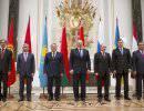 Путин, Лукашенко и Назарбаев посовещались, а потом к ним впустили Януковича