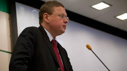 Делягин: Если Путин займется экономикой, многим придется эмигрировать Делягин: Если Путин займется экономикой, многим придется эмигрировать