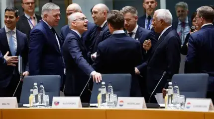 Россия в сомнениях: Спасать Европу или добить Европу?