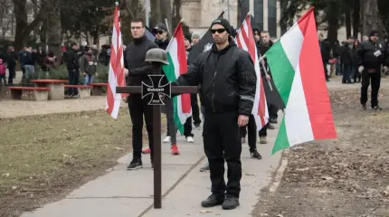 Штрих к портрету Орбана: Венгерские власти разрешили марш в форме СС