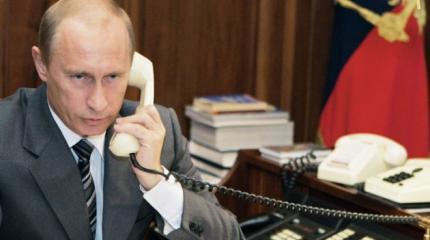 Кремль анонсировал разговор между Путиным и Порошенко Кремль анонсировал разговор между Путиным и Порошенко