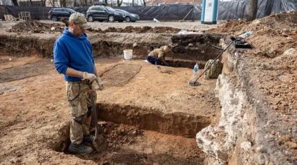 Русофобы Литвы принялись вскрывать могилы советских воинов