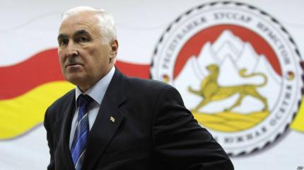 Леонид Тибилов: Грузия должна ответить за ущерб, нанесенный Южной Осетии Леонид Тибилов: Грузия должна ответить за ущерб, нанесенный Южной Осетии