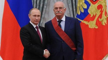 Верный слуга царей Михалков слегка пнул Путина. С чего бы это? Верный слуга царей Михалков слегка пнул Путина. С чего бы это?