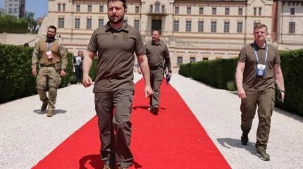Зеленский угрожает российским миротворцам в Приднестровье Зеленский угрожает российским миротворцам в Приднестровье