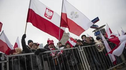 Поляки еще терпят украинцев, но платить по их долгам уже не хотят