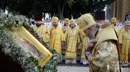 Украина осенила себя Крестным ходом