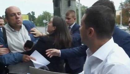 Пресс-секретарь Зеленского Юлия Мендель напала напала журналиста Андрушко Пресс-секретарь Зеленского Юлия Мендель напала напала журналиста Андрушко