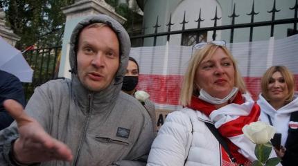 Сторонники Беломайдана в Москве набросились на неугодного журналиста