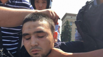 Власть в Казахстане не готова к ударам: в Алма-Ате расстреляли полицейских Власть в Казахстане не готова к ударам: в Алма-Ате расстреляли полицейских