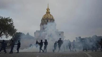 «Я жгу Париж»: 17 октября французы хотят спалить Елисейский дворец