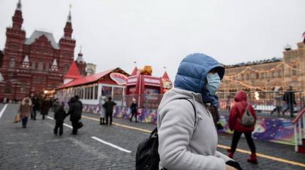 «Русские победят как Наполеона»: китайцы об экспансии вируса в РФ «Русские победят как Наполеона»: китайцы об экспансии вируса в РФ