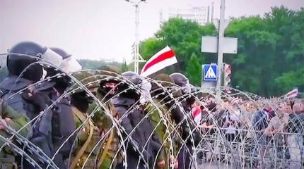 Кремль не даст убрать Лукашенко Кремль не даст убрать Лукашенко