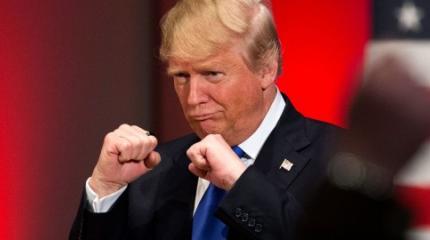Трамп опубликовал смонтированное видео с «избиением» CNN Трамп опубликовал смонтированное видео с «избиением» CNN